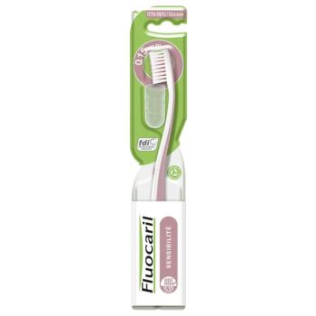 Brosse à dents extra-souple Sensibilité Fluocaril - une brosse à dents
